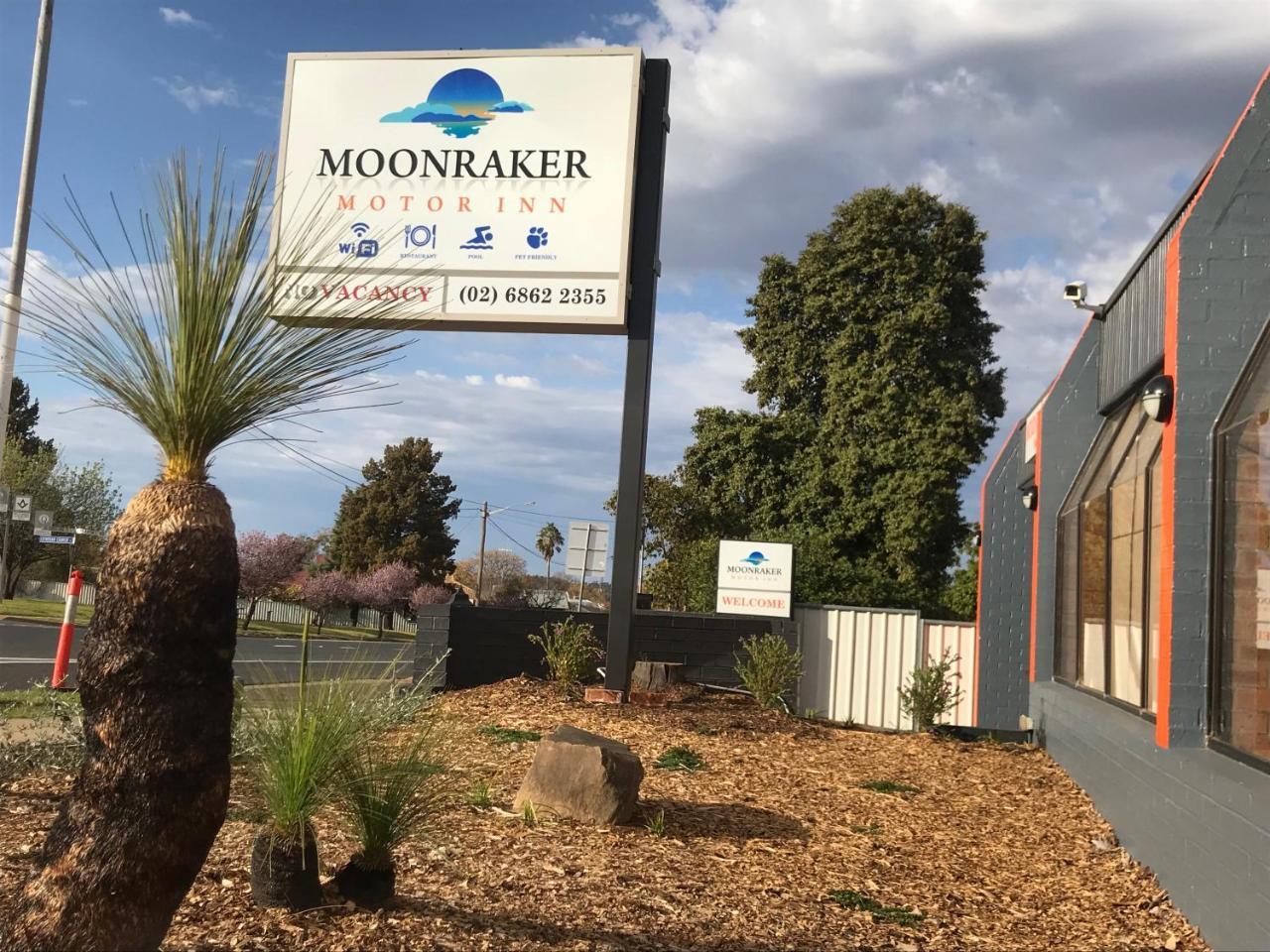 Moonraker Motor Inn Parkes Bagian luar foto